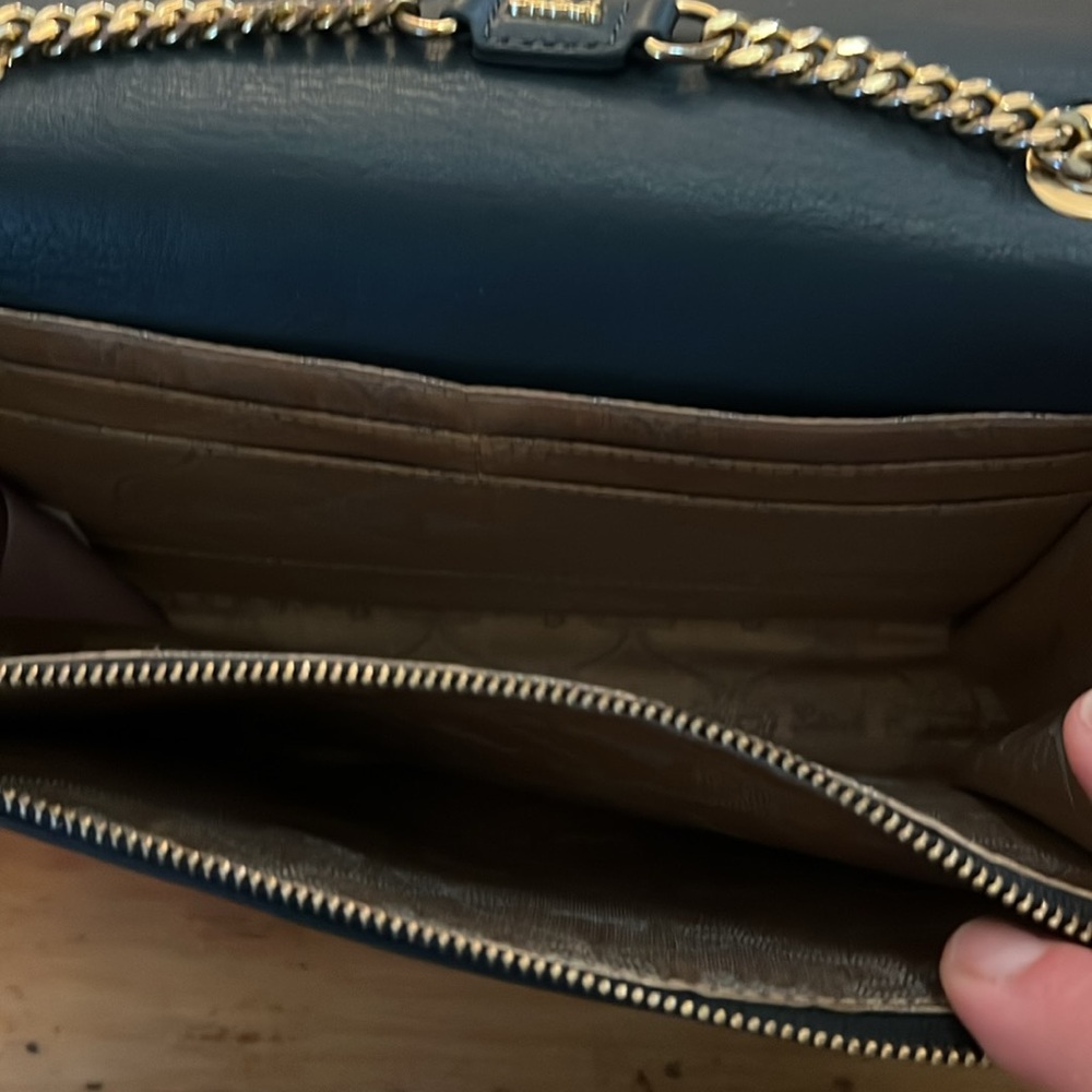 Salad Made by AW 1929 crossbody in a navy blue color - Picture 11 of 17